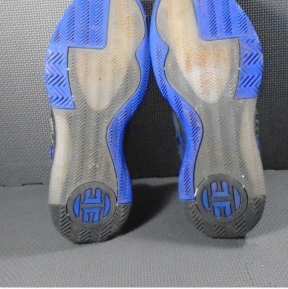 Addias Sneakers - Picture 4 of 4